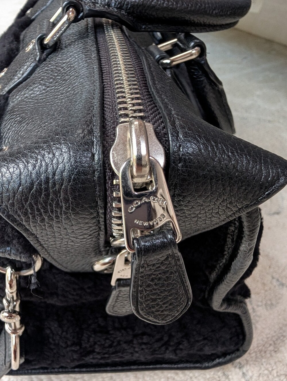 Coach Rhyder 30 Black Leather & Shearling Duffel Satchel - Picture 6 of 14